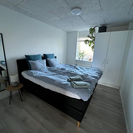 Nyrenoveret Lejlighed Med Balkon Og Parkering Esbjerg Ngoại thất bức ảnh