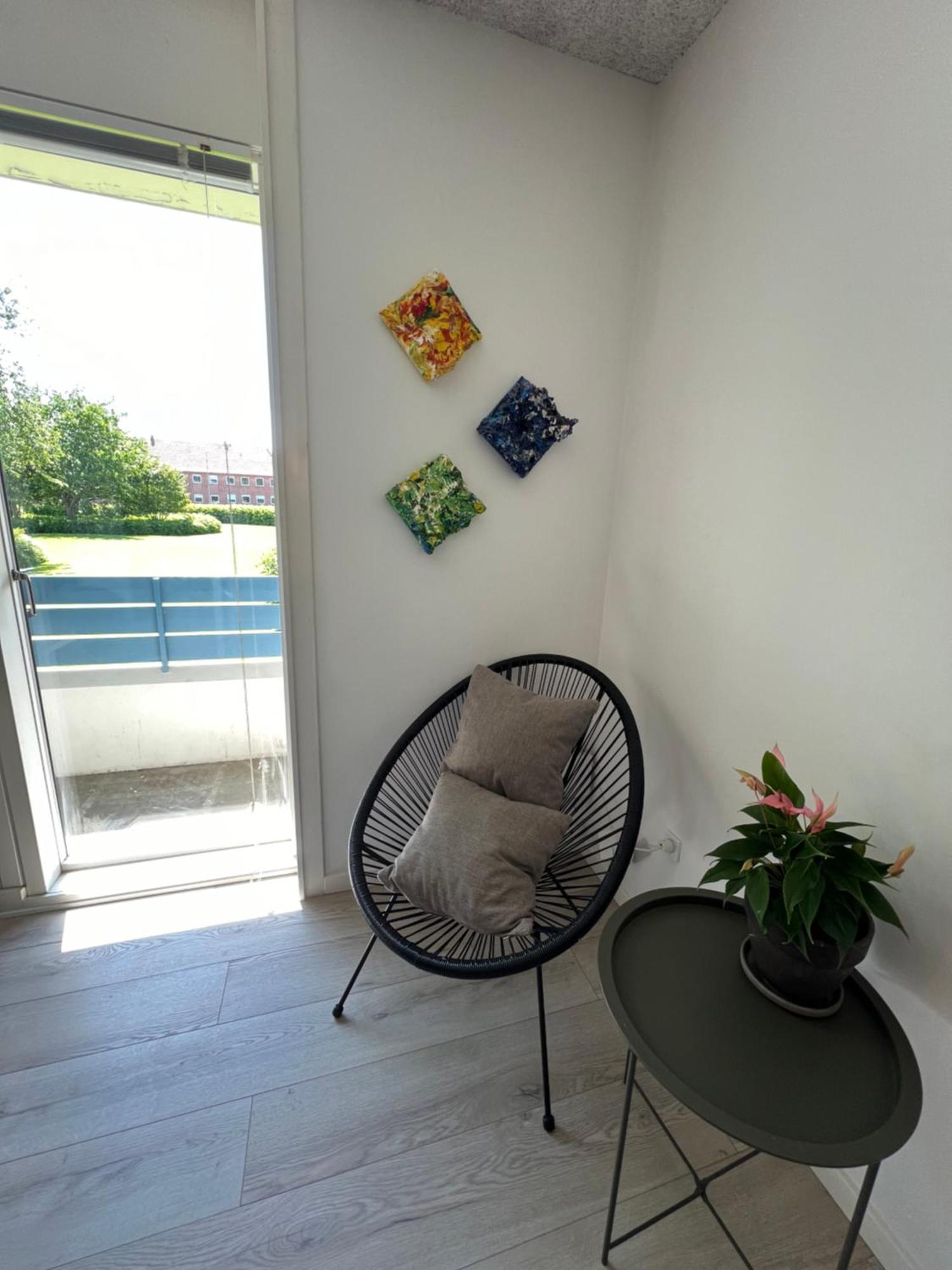 Nyrenoveret Lejlighed Med Balkon Og Parkering Esbjerg Ngoại thất bức ảnh